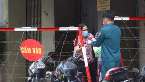Video: Người phụ nữ nhập cảnh ‘chui’ ở Tân Phú âm tính COVID-19, gỡ phong tỏa khu vực nhà trọ
