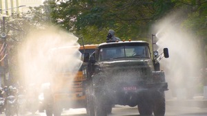 Video: Quân khu 3 sử dụng xe chuyên dụng khử khuẩn tại Quảng Ninh, Hải Phòng