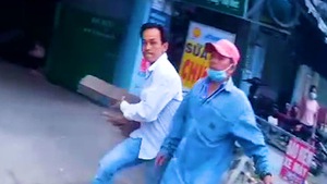 Video: Tài xế Gojek bị đánh ở gần bến xe An Sương
