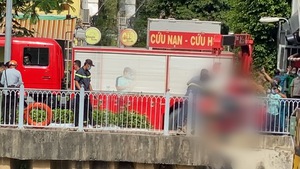 Video: Tìm thấy thi thể nam thanh niên nhảy cầu Công Lý, chết dưới kênh Nhiêu Lộc – Thị Nghè