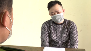 Video: Bắt nghi phạm chuyên cho học sinh vay 'nóng' để tiêu xài cá nhân