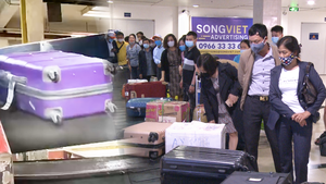 Video: Khử khuẩn toàn bộ hành lý của khách ở sân bay Tân Sơn Nhất