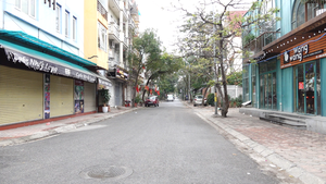 Video: Sáng nay 16-2, Hà Nội trở nên khác lạ khi các quán ăn đường phố đồng loạt đóng cửa
