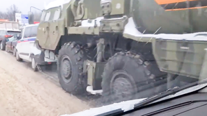 Video: Xe chở tên lửa S-400 gặp tai nạn liên hoàn trên cao tốc ở Nga
