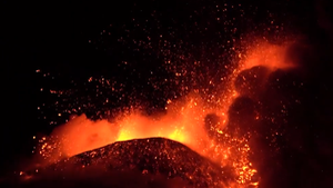Video: Núi lửa phun trào đỏ rực góc trời, sân bay quốc tế ở Iceland phải đóng cửa