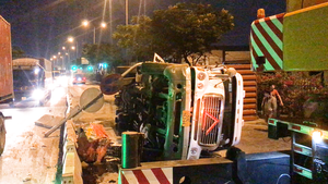 Video: Xe container 'càn quét' quốc lộ 1, giao thông ùn tắc cả đêm