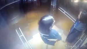 Video: Hình ảnh 2 cô gái trước khi rơi từ lầu cao chung cư ở quận 12 tử vong