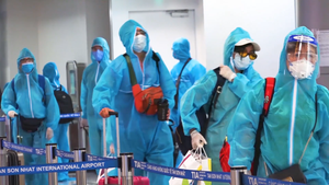 Video: 35 người Trung Quốc nghi nhập cảnh trái phép tại TP.HCM âm tính lần 1