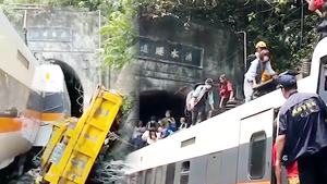 Video: Hiện trường vụ tại nạn thảm khốc ở Đài Loan, đã tăng lên 41 người chết