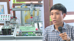 Video: Thiết bị cảnh báo lũ của sinh viên ở Bình Định