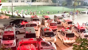 Video: Hàng trăm chuyến xe cứu thương đưa 3.000 công nhân đi cách ly ở Bắc Giang
