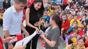 Video: Thủy Tiên lên tiếng về đơn kiện 'ăn chặn' từ thiện để xây nhà mới