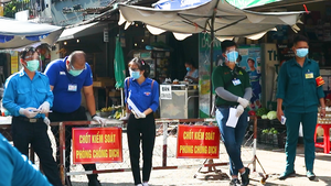 Video: Người dân đi ‘chợ cấm’ nhiều hơn đến chợ truyền thống