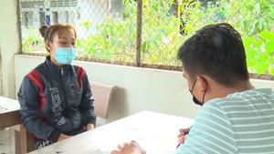 Video: Cha, mẹ và 3 con ở An Giang bị tạm giam để điều tra về mua bán trái phép chất ma túy