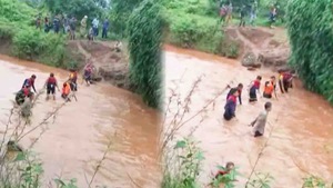 Video: Ròng rã hơn 20 giờ tìm kiếm bé trai 4 tuổi bị nước cuốn trôi ở Gia Lai