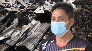 Video: Buồn chuyện gia đình, người đàn ông tự đốt nhà mình, làm cháy lan 4 nhà hàng xóm