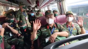 Video: 1.200 bác sĩ, điều dưỡng đến TP.HCM tham gia đội quân chống dịch