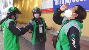 Tài xế Gojek: Chúng tôi xét nghiệm nhanh và miễn phí