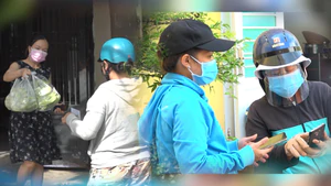 Góc nhìn trưa nay | Những “bảo mẫu” bận rộn trong mùa dịch