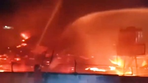 Video: Khói lửa bao trùm nhà tù ở Indonesia, 41 người thiệt mạng