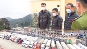Video: Nhận hối lộ sắp xếp cho xe được lên khu vực cửa khẩu, bắt hai cán bộ Đội trật tự đô thị Cao Lộc