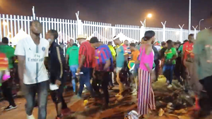 Video: Chen lấn để vào sân, ít nhất 6 người chết ở Cúp các quốc gia châu Phi
