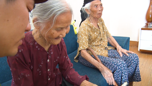 Video: Ba chị em tìm được nhau sau gần 35 năm nhờ dữ liệu quốc gia về dân cư