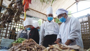 Ngày của phở 2022: Làng Vân Cù nấu hơn 1.000 tô phở chiêu đãi người dân và du khách
