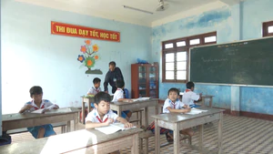 Góc nhìn trưa nay | Chuyện dạy học ở đảo Bé