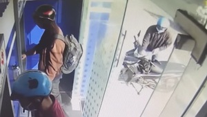 Video: Truy xét vụ bẻ khóa lấy trộm xe máy trước cây ATM ở TP Thủ Đức