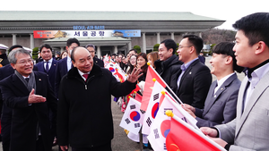 Video: Chuyên cơ chở Chủ tịch nước đến Seoul, bắt đầu chuyến thăm Hàn Quốc