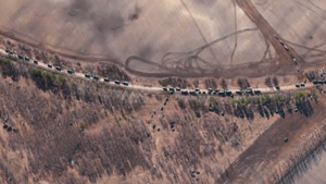 Video: Hình ảnh vệ tinh đoàn xe quân sự dài 64km của Nga đang áp sát thủ đô Ukraine