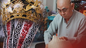 Góc nhìn trưa nay | Chuyện người nghệ sĩ may "long bào" sân khấu