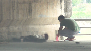 Video: Phát hiện người đàn ông nằm chết dưới cống Bảo Định