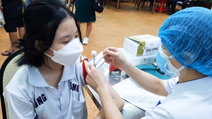 Video: TP.HCM bắt đầu tiêm vắc xin ngừa COVID-19 cho trẻ 5-12 tuổi