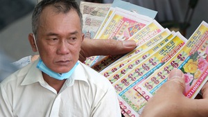 Video: Đối tượng lừa cướp vé số của người mù ở Tiền Giang... đã bị bắt