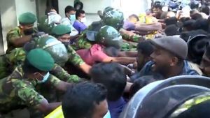 Video: 'Biển người' trước nhà Thủ tướng Sri Lanka