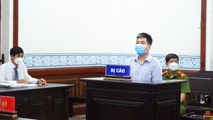 Video: Ông Nguyễn Hoài Nam lãnh 3 năm 6 tháng tù