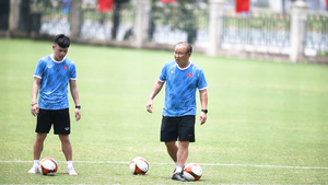 Video: Thầy Park đổi lịch tập của U23 Việt Nam để xem đối thủ thi đấu