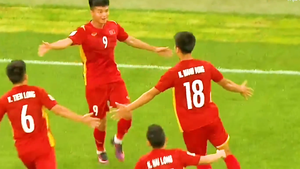 Video: Cầu thủ Nguyễn Văn Tùng và thủ môn Quan Văn Chuẩn của U23 Việt Nam được AFC vinh danh