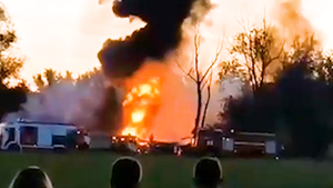 Video: Máy bay chở hàng của Nga bốc cháy, ít nhất 3 người thiệt mạng
