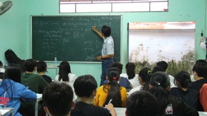 Góc nhìn trưa nay | Câu chuyện về lớp học “yêu thương”