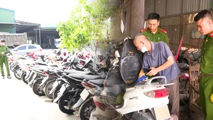 Video: Khởi tố 3 người trộm cắp, tiêu thụ gần 100 xe máy