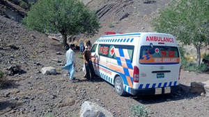 Video: Xe khách lao xuống vực sâu, 22 người thiệt mạng ở Pakistan