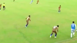 Video: Xem lại bàn thắng đẹp nhất mùa giải ở Campuchia, đưa bóng vào góc chữ A, ghi bàn từ khoảng cách 40m