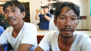 Video: Lời kể của ngư dân 'từ cõi chết trở về' sau khi tàu chìm trên biển