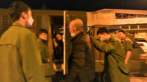 Video: Bắt tạm giam 8 người hỗn chiến trước Thung lũng Tình yêu