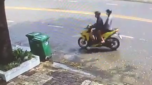 Video: Thầy giáo bị trộm xe máy, người lạ gọi tới đòi 1 triệu để chỉ chỗ cầm cố