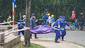 Video: Phát hiện thi thể người phụ nữ trong cống hộp thoát nước ở quận Bình Tân