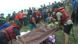 Video: 2 cô gái chết bất thường dưới hồ nước ở Đắk Lắk